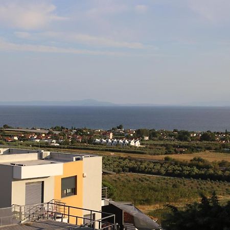 Heaven Horizon Villa Kariani Exterior photo