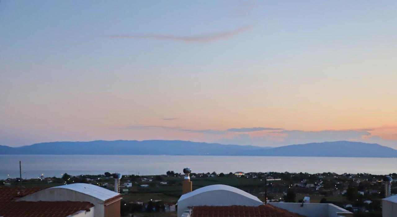 Heaven Horizon Villa Kariani Exterior photo