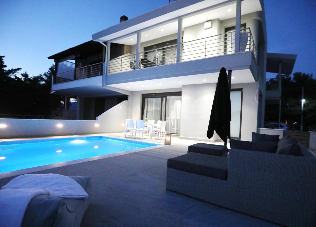 Heaven Horizon Villa Kariani Exterior photo