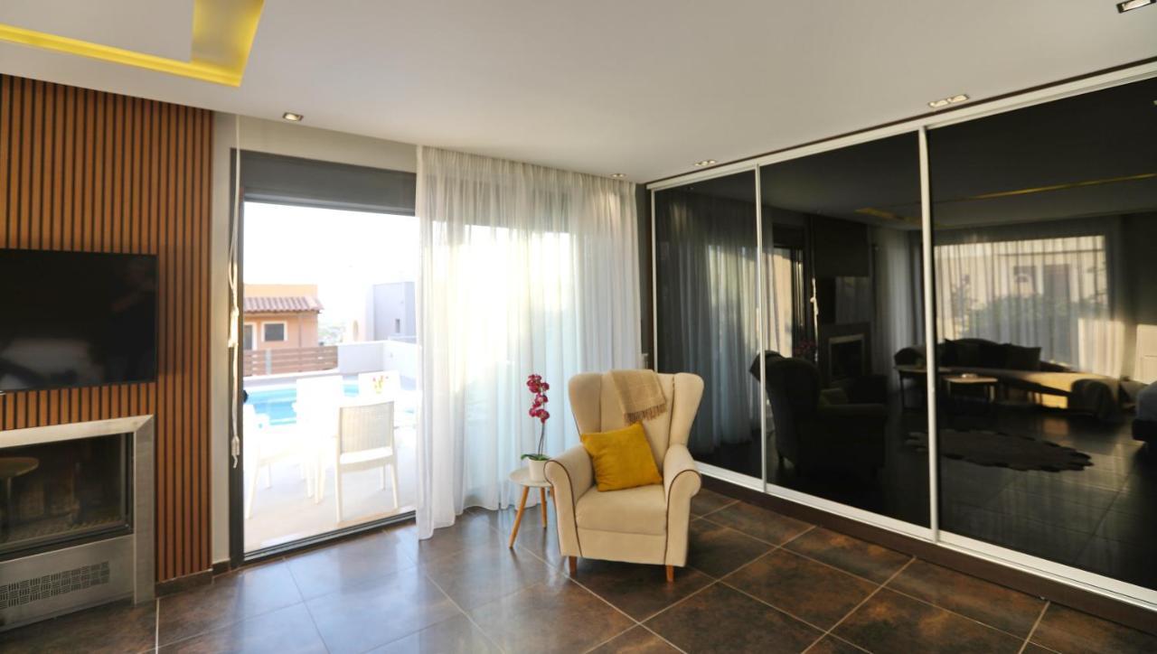 Heaven Horizon Villa Kariani Exterior photo