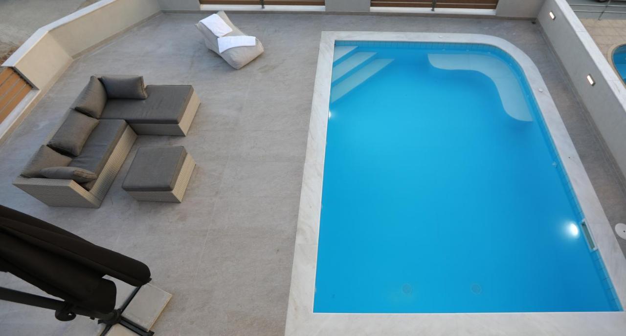 Heaven Horizon Villa Kariani Exterior photo
