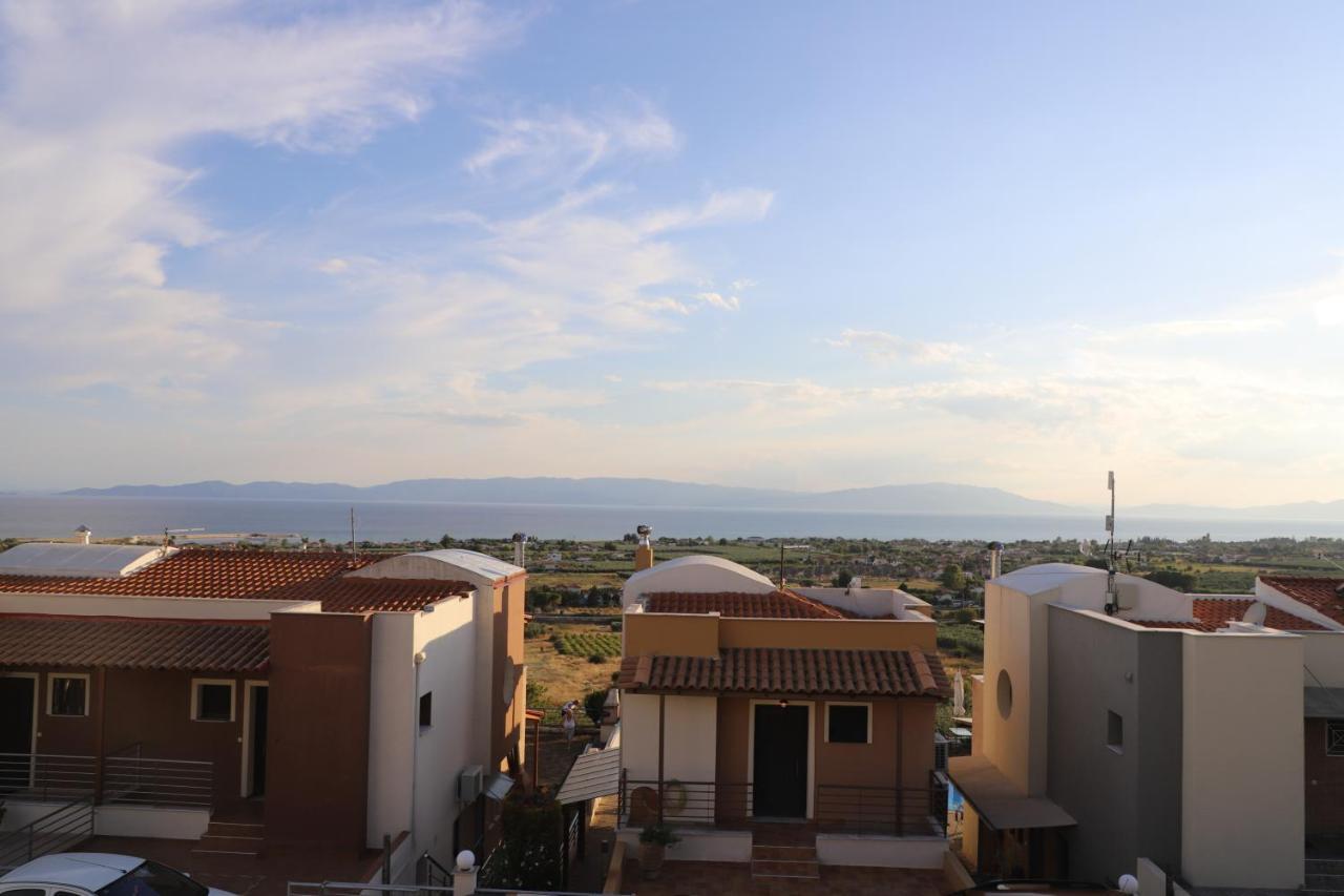 Heaven Horizon Villa Kariani Exterior photo